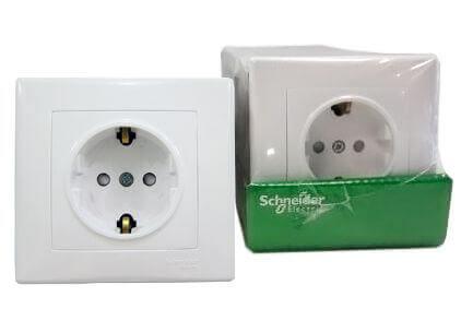 Розетка Schneider Electric Sedna с/з со шторками 16A 250V SDN3000341 Розетка Schneider Electric Sedna с/з со шторками 16A 250V SDN3000341