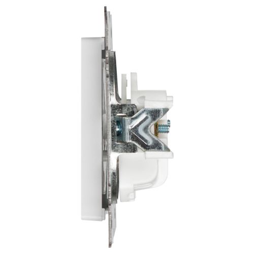 Розетка 1-м СП Accent 6-201-01 16А IP20 250В 2Р AL/CU бел. Intro Б0063653
