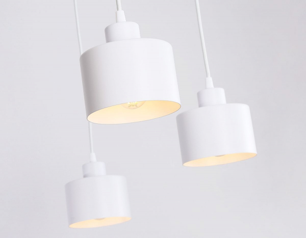 Подвесная люстра Ambrella Light Traditional TR8131