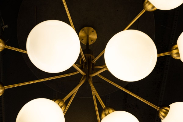 Люстра на штанге Milosh Tendence Lola 0856CL-18CO