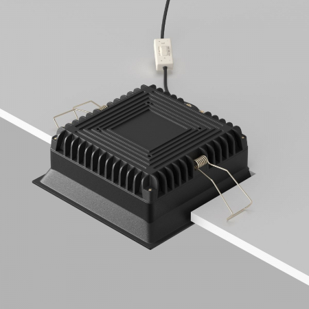 Maytoni DL056-18W3-4-6K-B