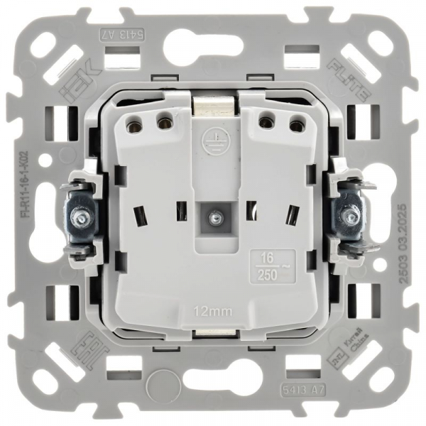 Розетка СП FLITE РС11-1-ФлЧ 16А с заземл. без защ. шторок безвинтовое крепление механизм черн. IEK FI-R11-16-1-K02