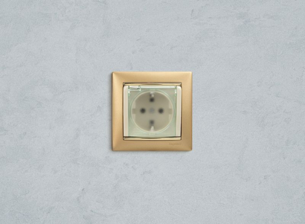 Розетка 1-м СП Valena 16А IP44 2P+E защ. шторки с крышкой немецк. стандарт механизм сл. кость IEK 774120