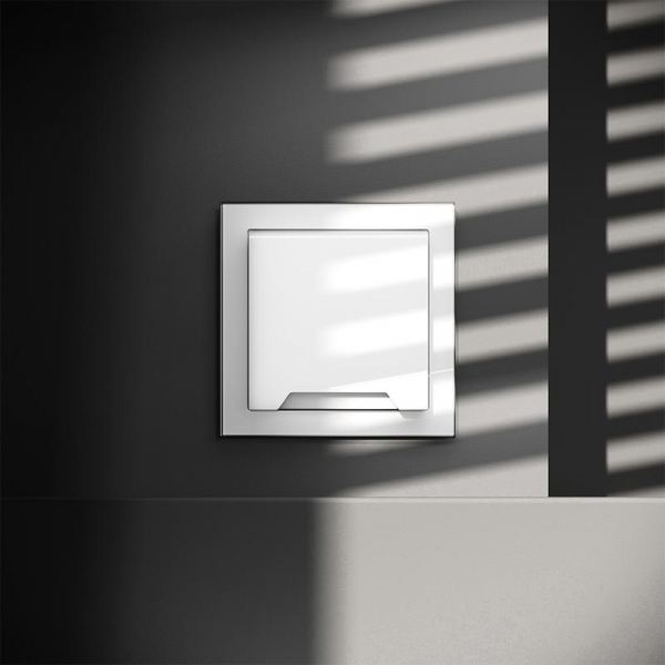 Розетка 1-м СП S70 16А с заземл. защ. шторки + крышка механизм бел. глянцевый Voltum VLS040301