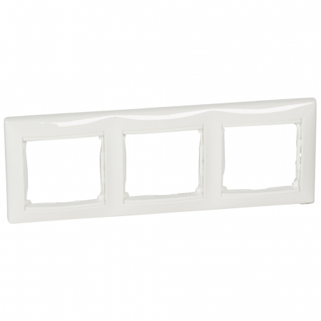Рамка трехместная Legrand Valena Classic 694242
